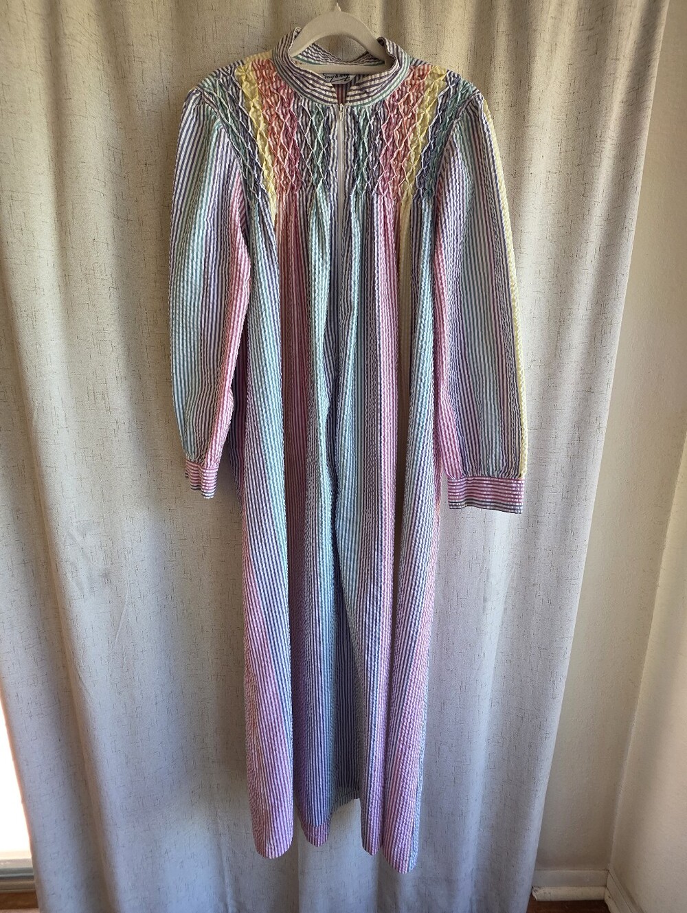 Saybury Vintage 80s Seersucker Rainbow Stripes Nightgown With Pockets